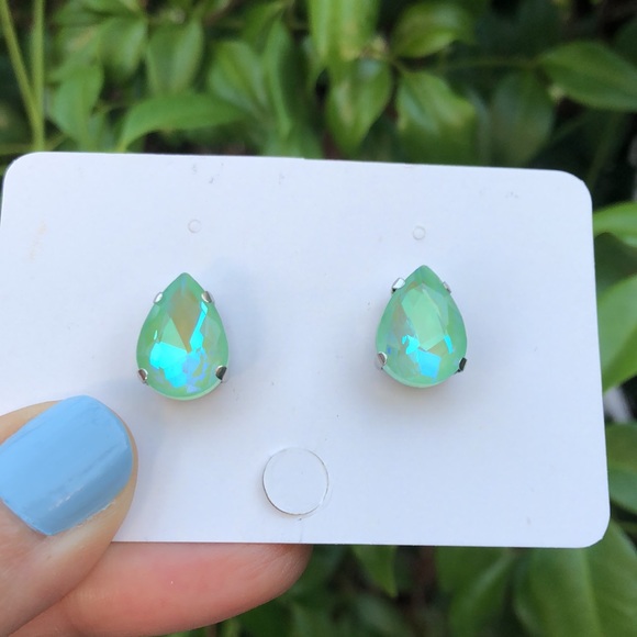 Peridot Aurora Borealis Crystal Pear Earrings - Picture 7 of 8